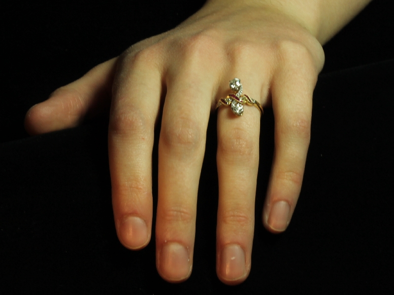 Most elegant antique ring with rubies and diamonds a so-called toi et moi (image 10 of 13)